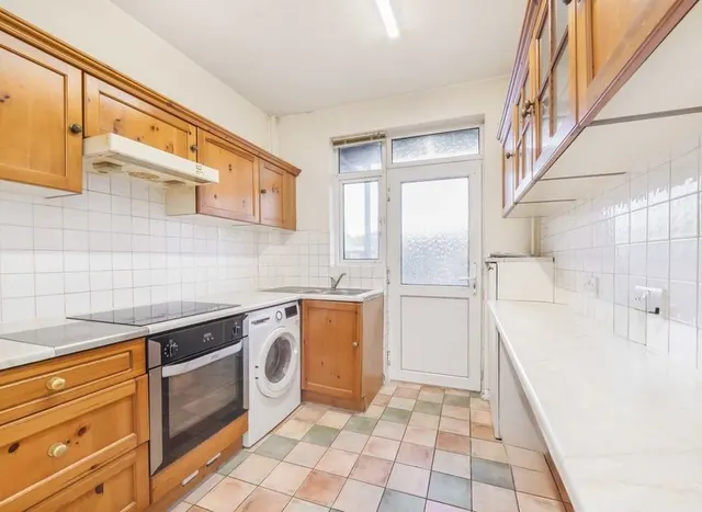 Photo 3 — Upper Sunbury Road, Hampton, TW12