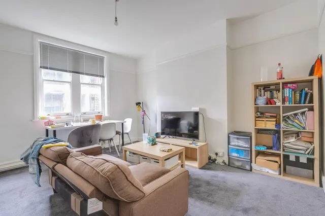 2 bedroom flat, Cromwell Avenue, London, W6