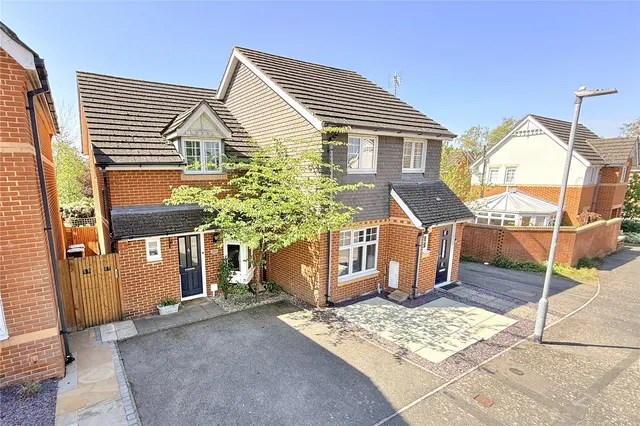 Academy Place, College Town, Sandhurst, Berkshire, GU47 0AB, photo 1