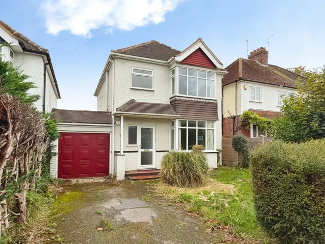 3 bedroom house, Cranmore Lane, Aldershot, GU11