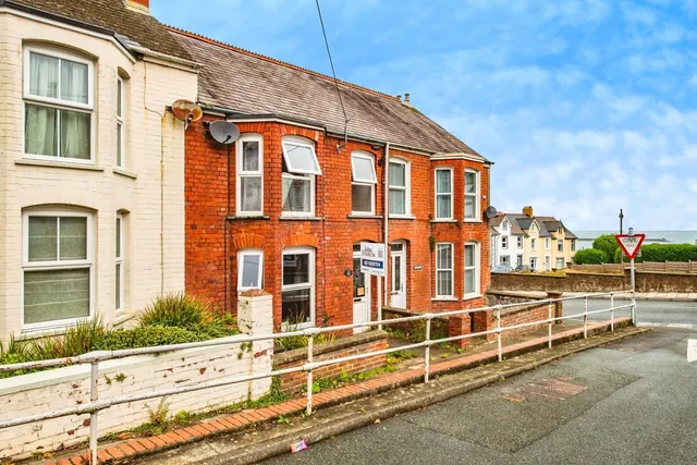 Heol, Fishguard, SA65, photo 1