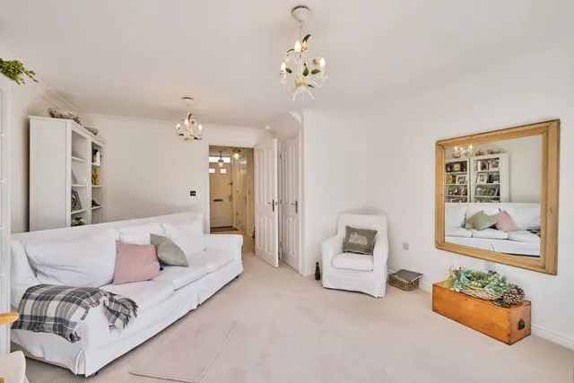 Mary Slater Road, Lichfield, WS13, photo 3