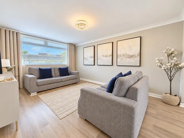 Photo 2 — Pinwherry Place, Bothwell, Glasgow, G71 8LJ