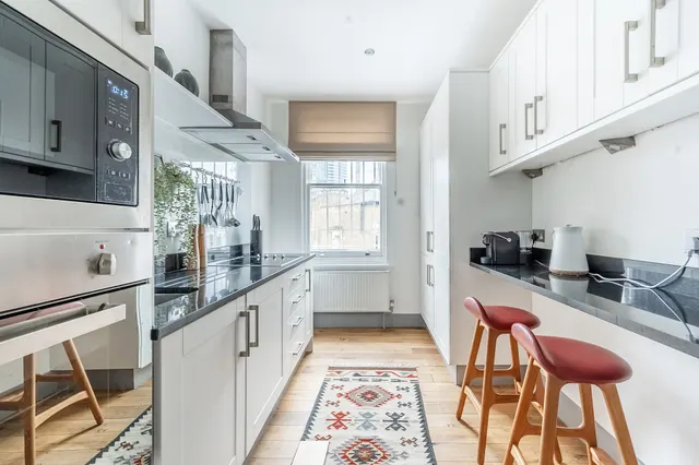 Photo 2 — Flat B Cremorne Mansions, 39 Cremorne Road, London