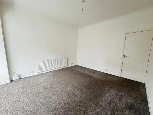Barnsley Road, Goldthorpe, S63, photo 3