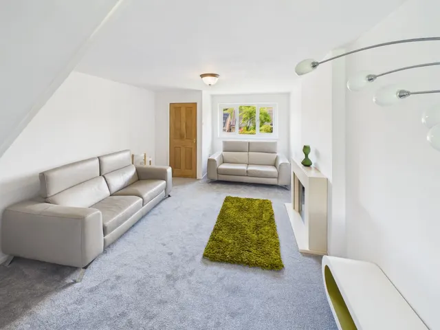 Mercer Crescent, Helmshore, BB4, photo 2