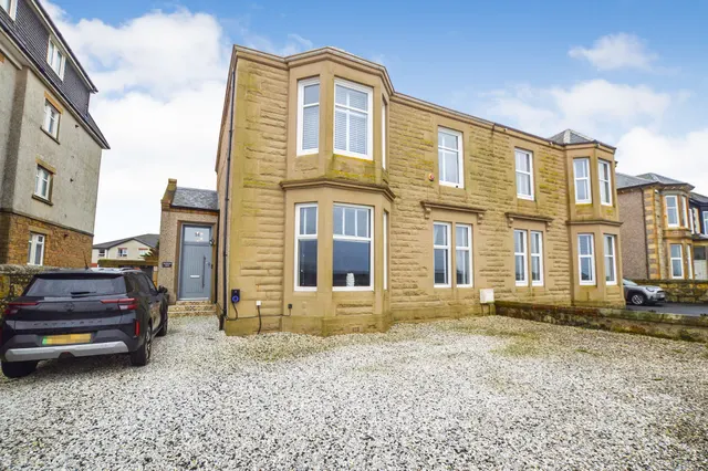 Winton Circus, Saltcoats, KA21 5DA, photo 1