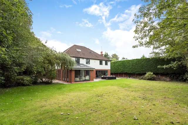The Paddocks, Hale Barns, WA15, photo 2