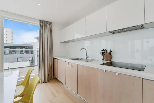 Aitons House, Kew Bridge, TW8, photo 3