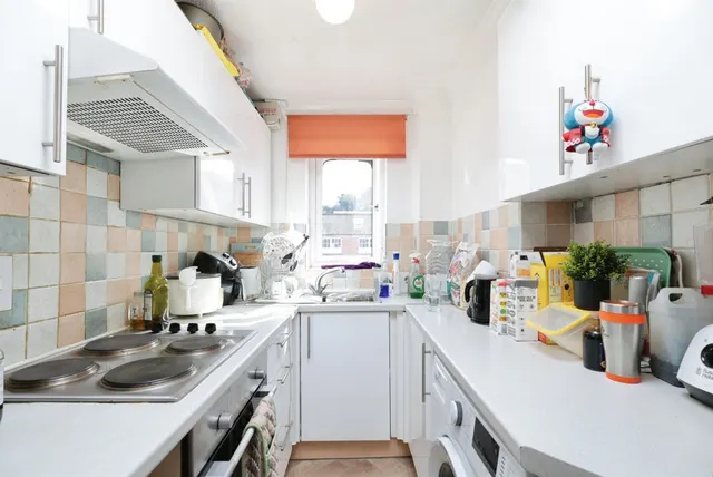Abercromby Avenue, High Wycombe, HP12, photo 3