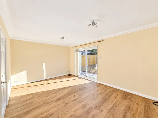 Springford Crescent, Southampton, SO16, photo 3