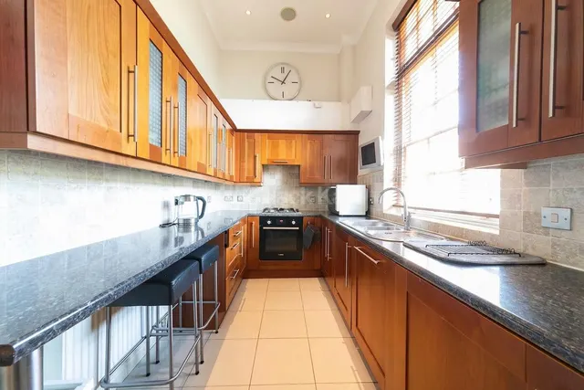 Newsholme Drive, Winchmore hill, N21, photo 2