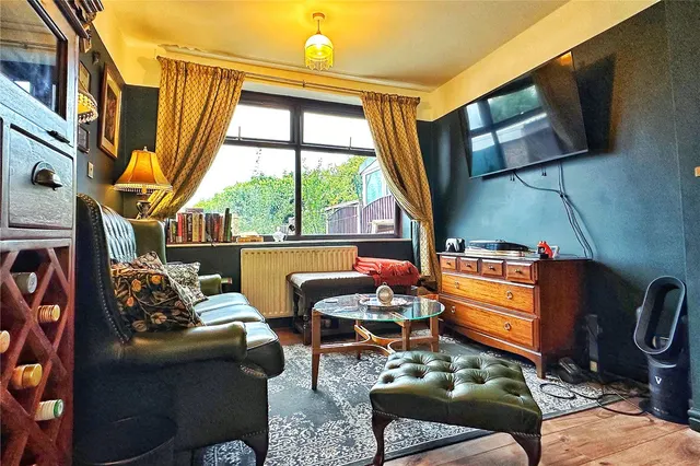 Stockport Road, Denton, M34, photo 3