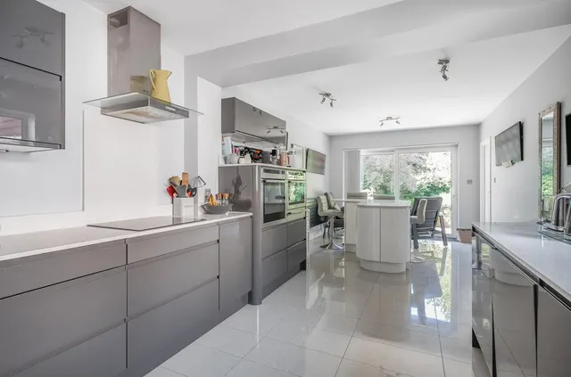 Photo 3 — Reigate Road, Epsom, KT17 3DR