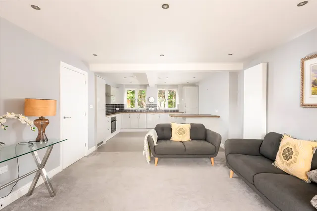 High Street, Stoke Goldington, MK16, photo 2
