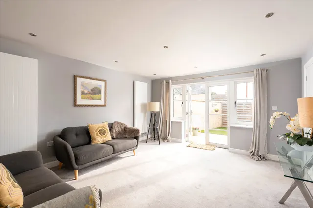 High Street, Stoke Goldington, MK16, photo 3