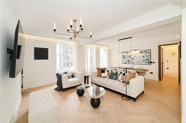 Portman Square, Marylebone, W1H, photo 1