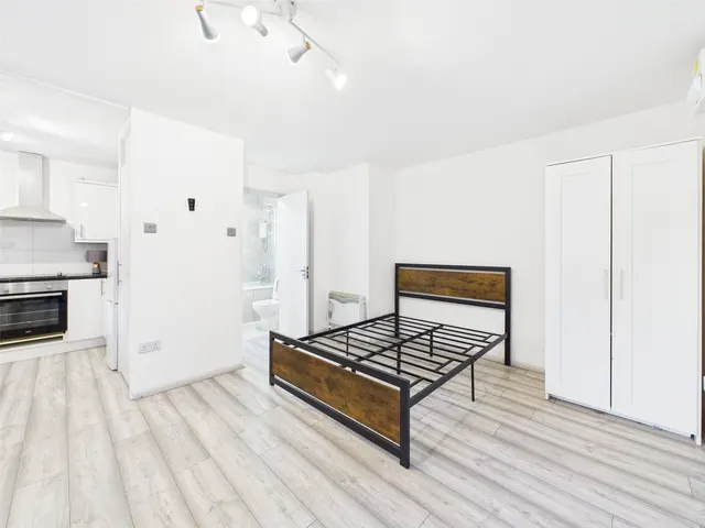Kilberry Close, Isleworth, TW7, photo 2