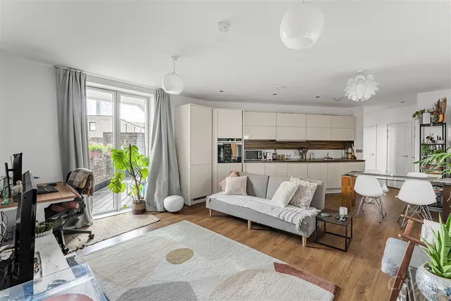 Park View Mansions, Chobham Manor,, 2 Abercrombie Road, Queen Elizabeth Olympic Park, Stratford, E20 1FQ, photo 1