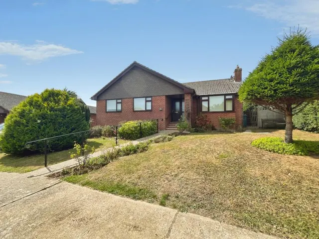 Marsh Close, Freshwater, PO40, photo 1