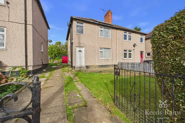Snapethorpe Crescent, Wakefield, WF2, photo 1