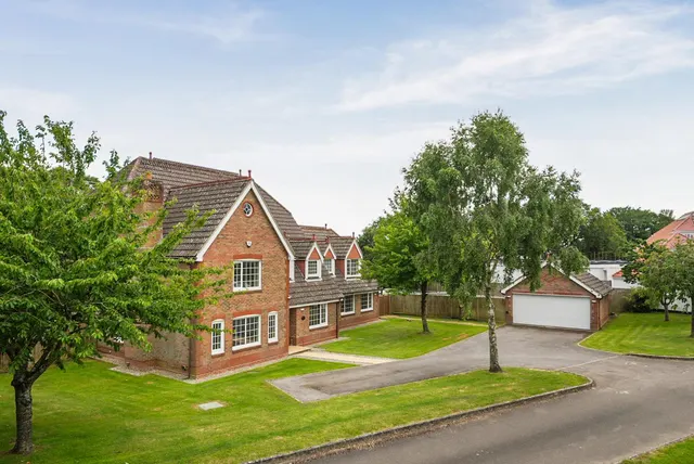 Skylark Meadows, Whiteley, photo 1