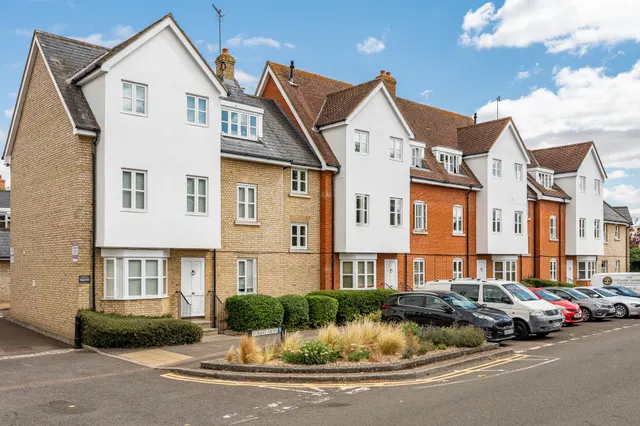 Yorkes Mews, Priory Street, Ware, SG12 9DB, photo 1
