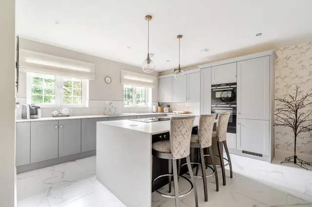 Photo 2 — 153 Amersham Road, Beaconsfield, HP9