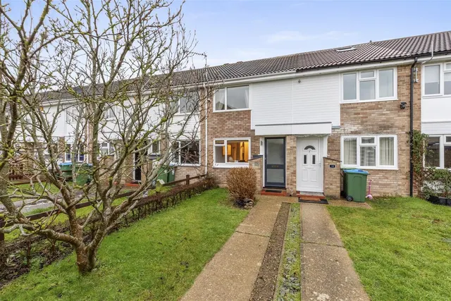 Hillington Close, Aylesbury, HP19, photo 1