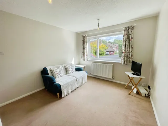 Photo 3 — Thumwood, Chineham, Basingstoke, Basingstoke, RG24 8TE