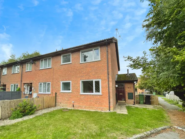 Thumwood, Chineham, Basingstoke, Basingstoke, RG24 8TE, photo 1