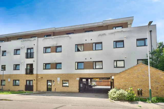 Spring Gardens, Romford, RM7, photo 1