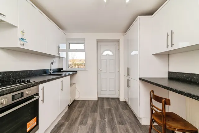 Photo 3 — Kinross Crescent, NOTTINGHAM, Nottinghamshire, NG8