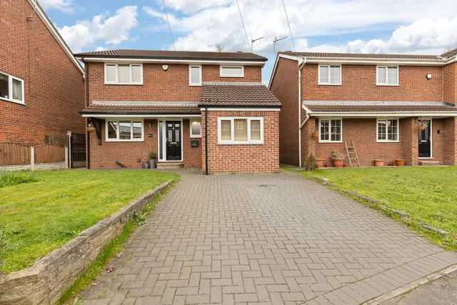 Lyndale Avenue, Edenthorpe, DN3, photo 1