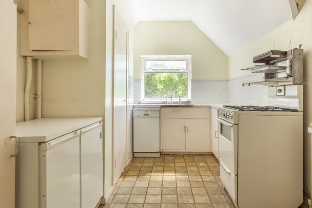 Photo 2 — Molyneux Park Road, Tunbridge Wells, Kent, TN4 8DH
