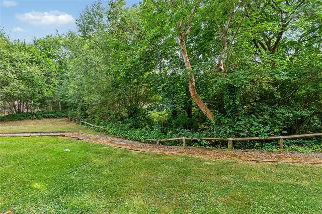 Thwaite Court, Horsforth, LS18, photo 2