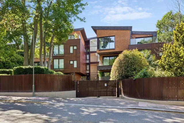 Photo 2 — Oak Lodge, 67 West Heath Road, London, NW3 7AP