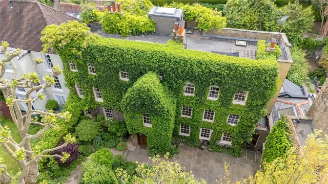Frognal, Hampstead Village, London, NW3 6XU, photo 1