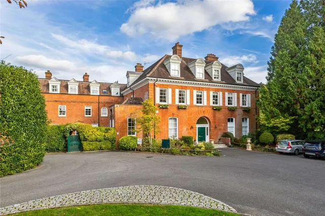 Nanhurst Park, Elmbridge Road, Cranleigh, Surrey, GU6 8JX, photo 1
