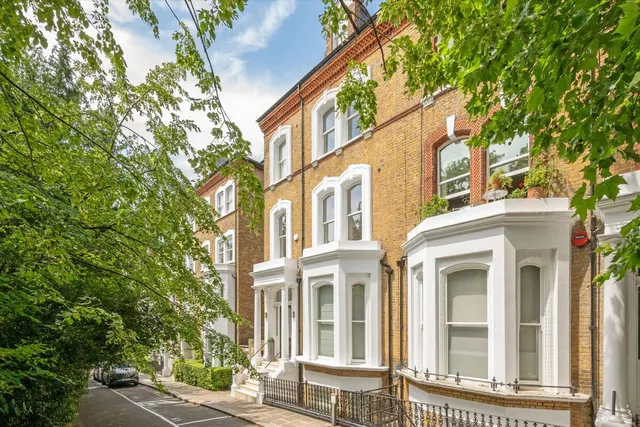 Belsize Avenue, London, NW3, photo 1