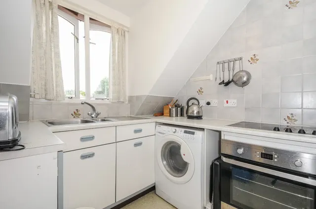 Avenue Road, London, N12, photo 3