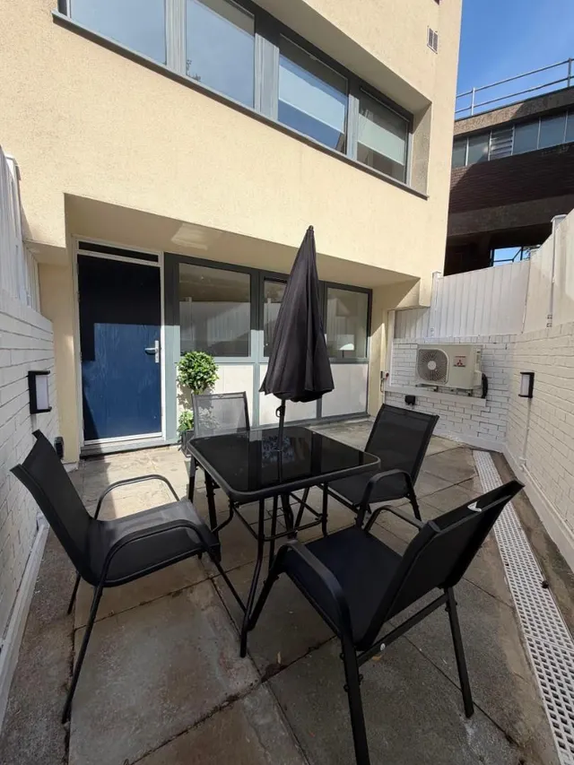 Malden Crescent, London, photo 1