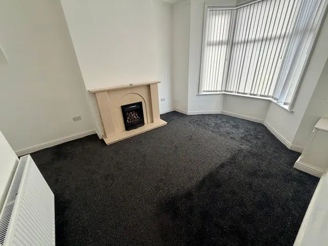 Barden Lane, Burnley, BB10, photo 3