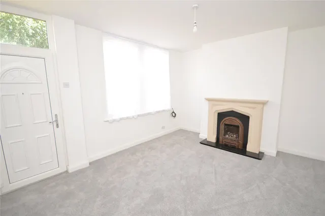 Woodhouse Hill Road, Leeds, LS10, photo 3