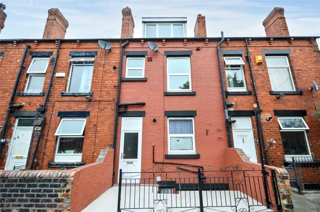 Woodhouse Hill Road, Leeds, LS10, photo 1