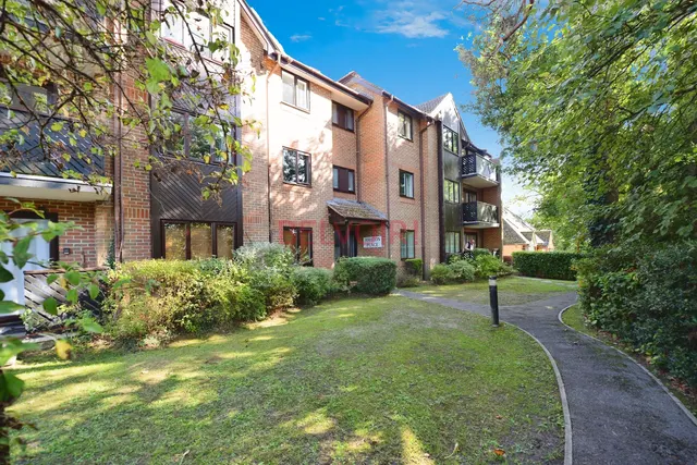 Hursley Road, Chandler's Ford, SO53, photo 1