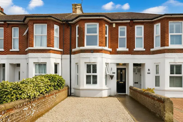 East Preston, BN16, photo 1