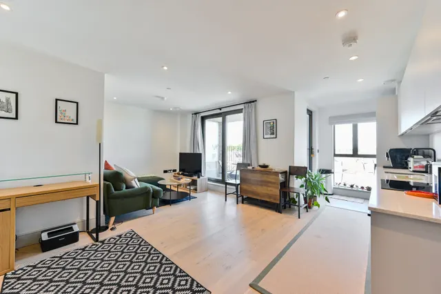 Colliers Wood, SW19, photo 2