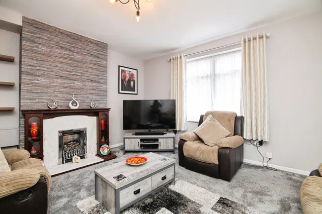 Dial Lane, West Bromwich, B70, photo 3