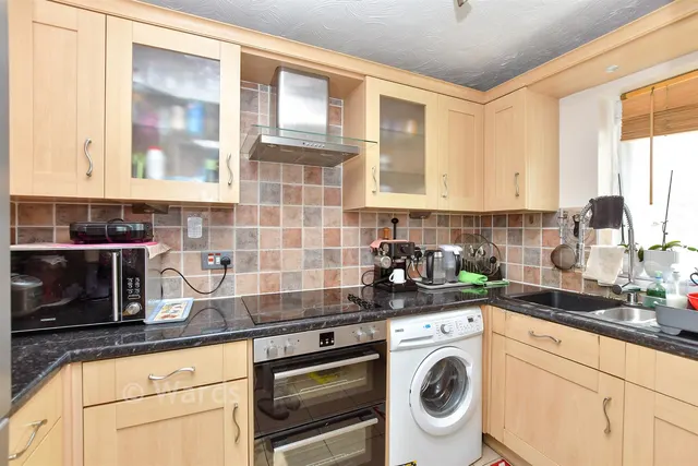 The Willows, Kemsley, ME10, photo 3